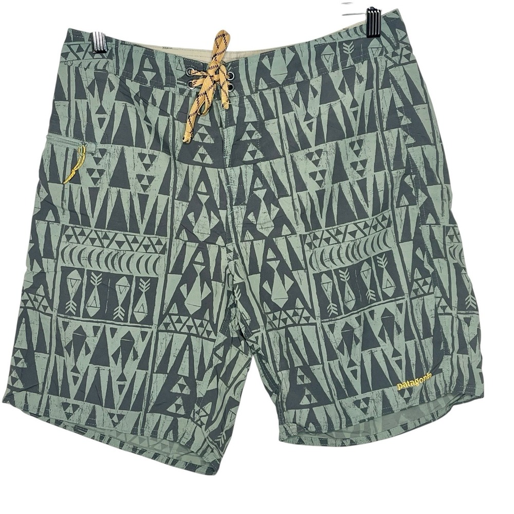 Patagonia Wavefarer Board Shorts Mens 32 Green Tiki Geometric Print Unlined